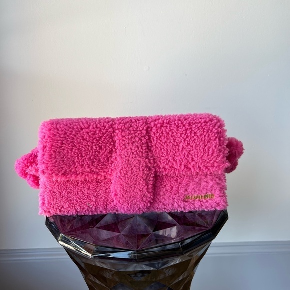 JACQUEMUS Le Bambidou shearling shoulder bag Pink - Picture 4 of 13